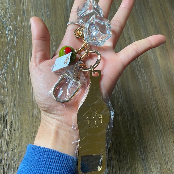 Tory Burch bottle opener keychain NWT - Picture 5 of 6